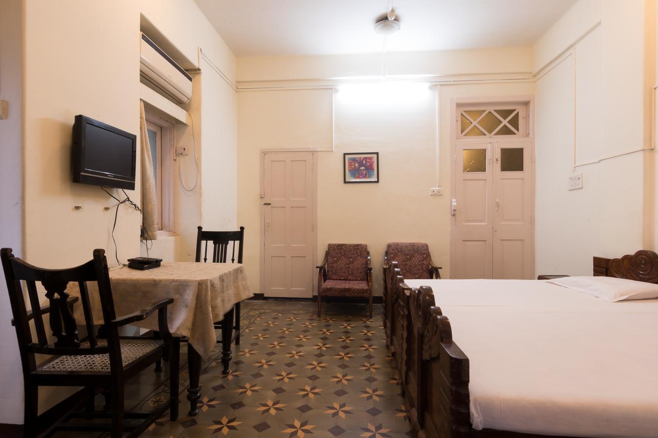 Bed And Breakfast At Colaba Mumbai Bagian luar foto