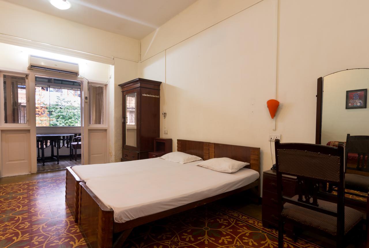 Bed And Breakfast At Colaba Mumbai Bagian luar foto